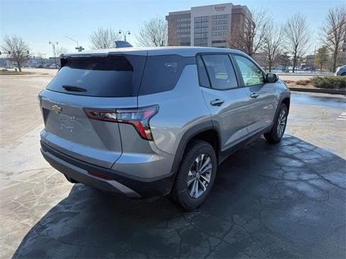 Used 2025 Chevrolet Equinox LT image 8