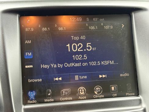 Used 2016 Chrysler 200 Limited w/ Convenience Group FWD image 15