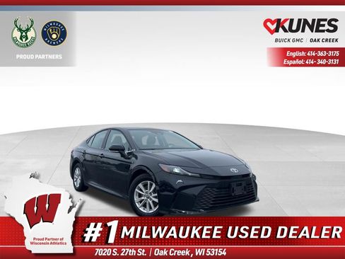 Used 2025 Toyota Camry LE FWD image 1