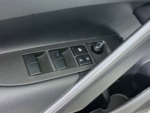 Certified 2024 Toyota Corolla Cross SE image 18