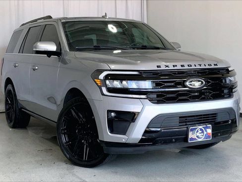 Used 2023 Ford Expedition Limited RWD image 34