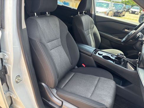 Used 2025 Nissan Rogue SV AWD/4WD image 38
