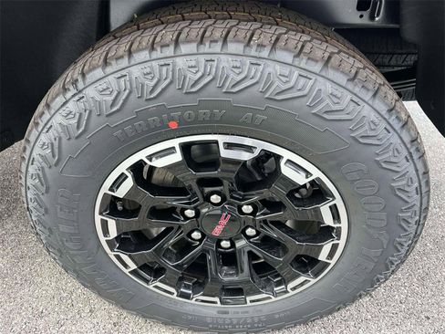 New 2026 GMC Canyon AT4 image 12