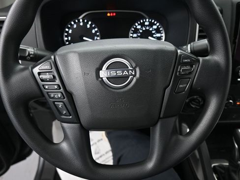Used 2023 Nissan Frontier SV image 19