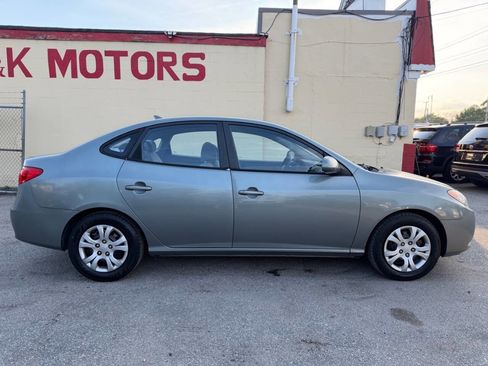 Used 2010 Hyundai Elantra GLS FWD image 9