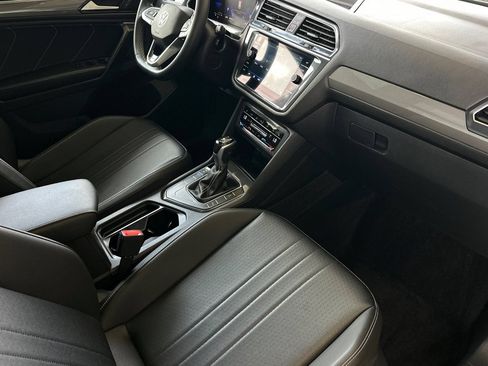 Used 2023 Volkswagen Tiguan SE R-Line FWD image 17
