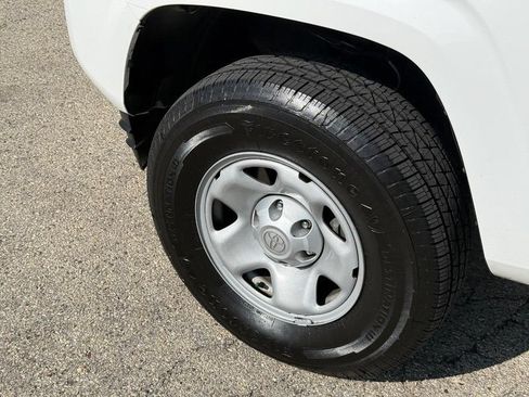Used 2022 Toyota Tacoma SR AWD/4WD image 10