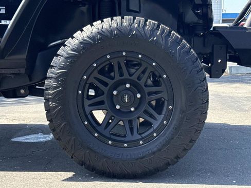 Used 2013 Jeep Wrangler Sport AWD/4WD image 29