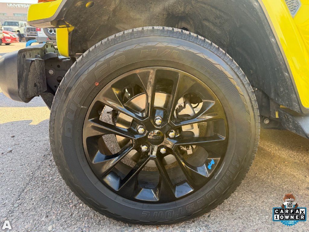 Used 2023 Jeep Wrangler Unlimited Sahara AWD/4WD image 6
