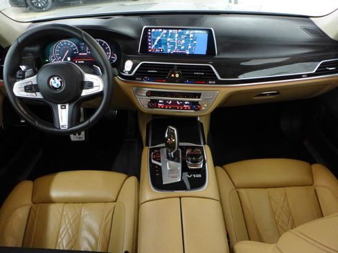 Used 2019 BMW M760i xDrive AWD/4WD image 17