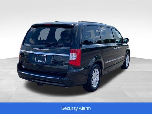 Used 2015 Chrysler Town & Country Touring w/ Driver Convenience Group FWD image 3