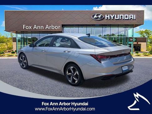 Certified 2023 Hyundai Elantra SEL w/ Convenience Package FWD image 3