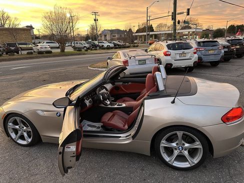 Used 2011 BMW Z4 sDrive30i image 20