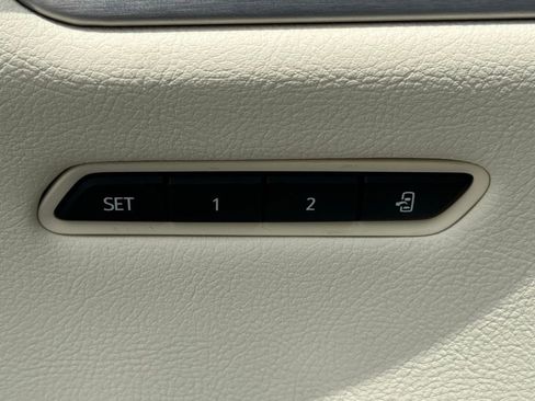 Certified 2023 Cadillac XT5 Premium Luxury w/ Technology Package AWD/4WD image 19