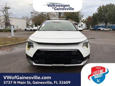 Used 2023 Kia Niro EX Touring image 2