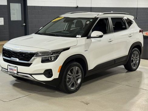 Used 2023 Kia Seltos S w/ Navigation Package AWD/4WD image 35