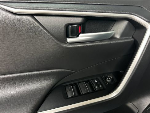 Used 2025 Toyota RAV4 XLE FWD image 10