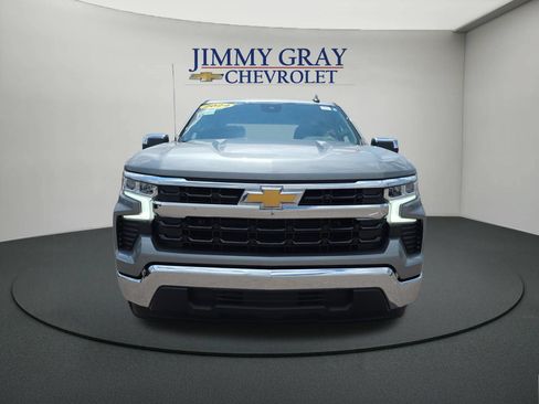 Used 2024 Chevrolet Silverado 1500 LT RWD image 8