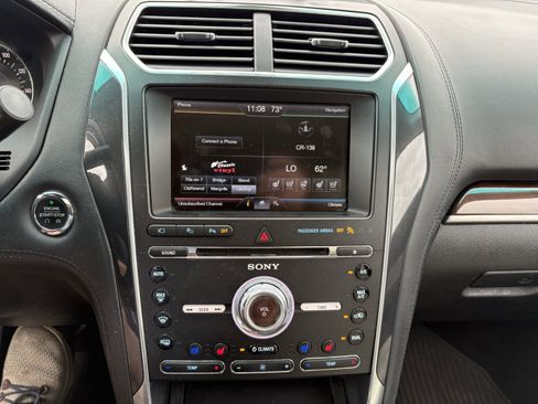 Used 2016 Ford Explorer Platinum image 17