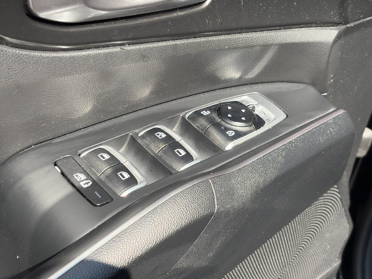 Used 2023 Kia Sorento EX AWD/4WD image 17