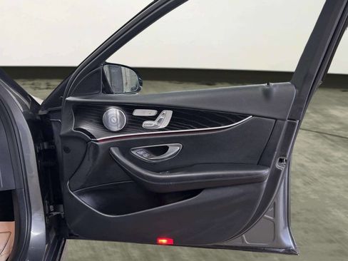 Used 2017 Mercedes-Benz E 300 4MATIC image 19