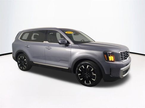Used 2024 Kia Telluride SX w/ Towing Package image 2