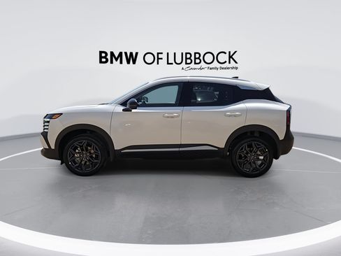 Used 2026 Nissan Kicks SR w/ SR Premium Package FWD image 5