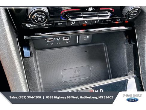 Used 2022 Jeep Grand Cherokee Altitude AWD/4WD image 24