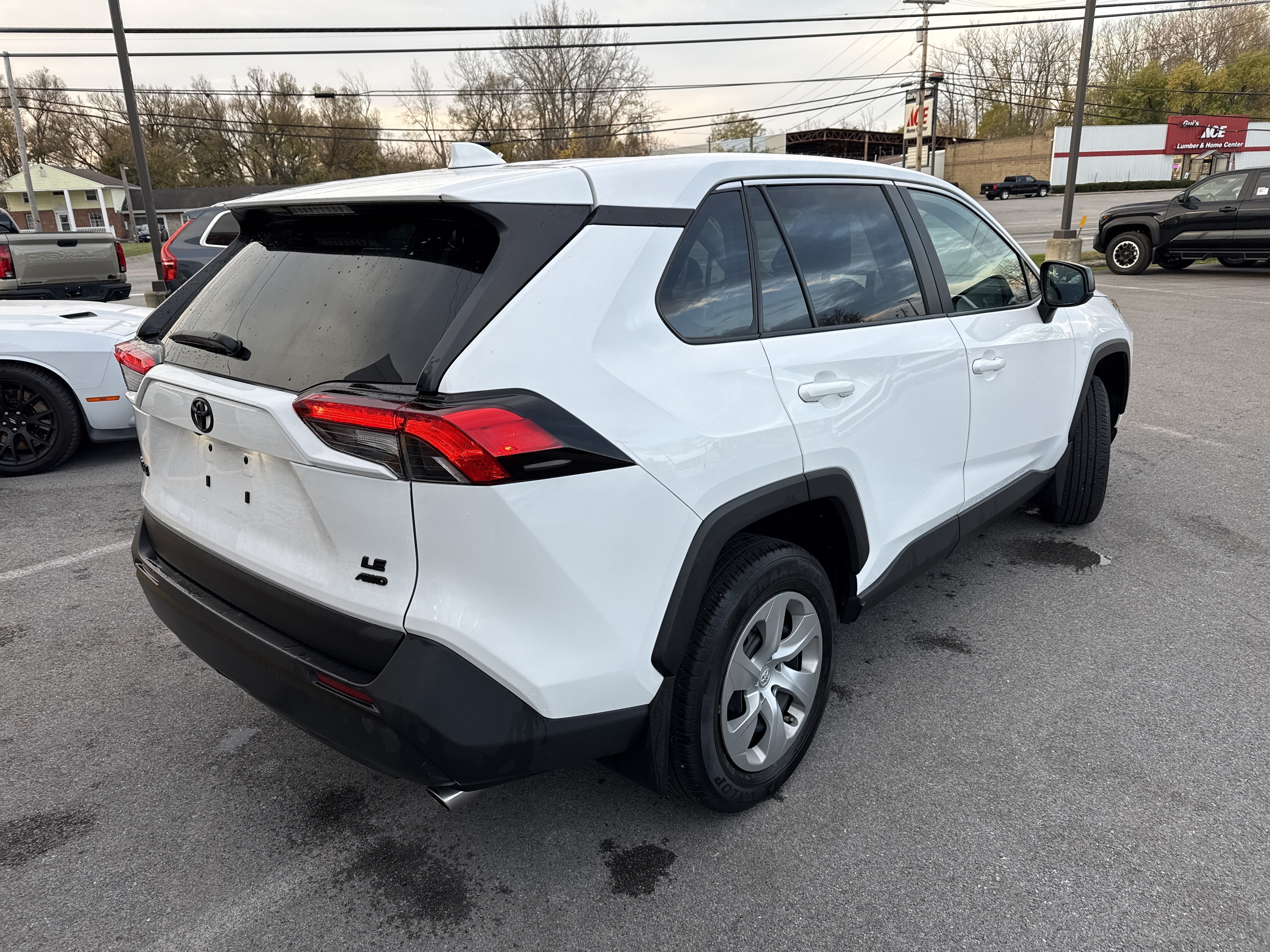 Used 2023 Toyota RAV4 LE AWD/4WD image 10