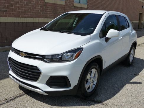 Used 2020 Chevrolet Trax LS w/ Tint and Cruise Package FWD image 1