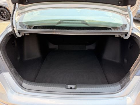 Certified 2024 Honda Accord EX image 31