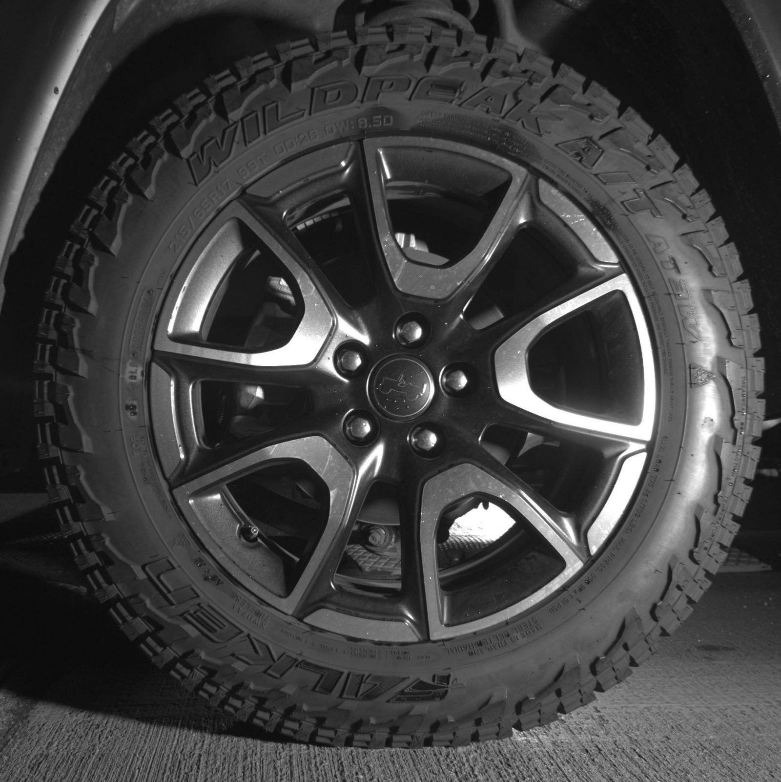 Used 2025 Jeep Compass Trailhawk AWD/4WD image 14