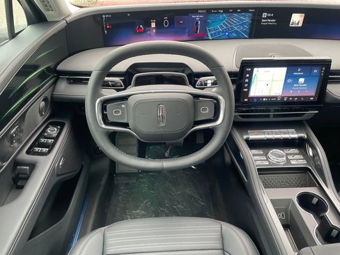 New 2026 Lincoln Nautilus Reserve AWD/4WD image 13