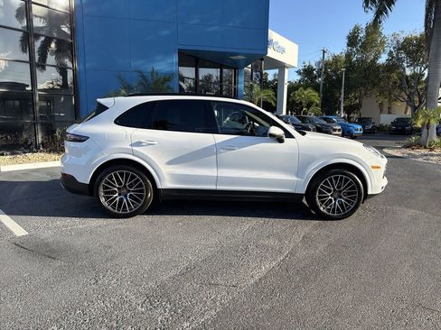 Used 2022 Porsche Cayenne image 9