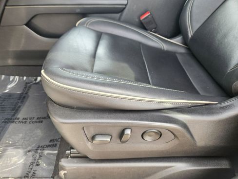 Used 2024 GMC Yukon XL SLT image 25