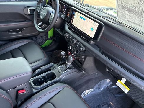 New 2026 Jeep Wrangler Unlimited Rubicon AWD/4WD image 12