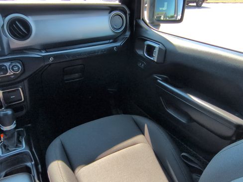 Used 2020 Jeep Wrangler Unlimited Sport S AWD/4WD image 15