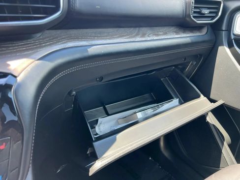 Used 2021 Ford Explorer Platinum w/ Equipment Group 601A AWD/4WD image 31