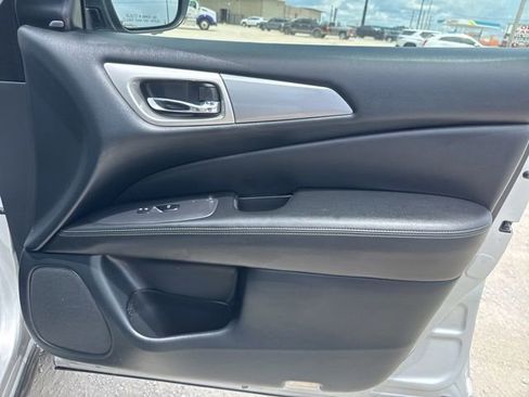 Used 2020 Nissan Pathfinder SL AWD/4WD image 18