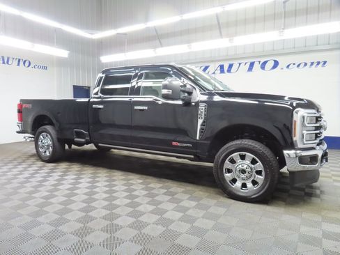 Used 2026 Ford F350 Lariat w/ Lariat Ultimate Package AWD/4WD image 3