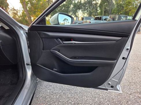 Used 2020 MAZDA MAZDA3 Sedan image 25