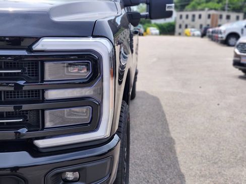 New 2026 Ford F250 Platinum w/ FX4 Off-Road Package AWD/4WD image 10