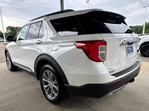 Certified 2023 Ford Explorer XLT w/ Equipment Group 202A AWD/4WD image 5