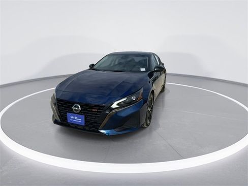 Used 2024 Nissan Altima 2.5 SR image 4