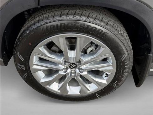 Certified 2026 Toyota Highlander Limited image 9