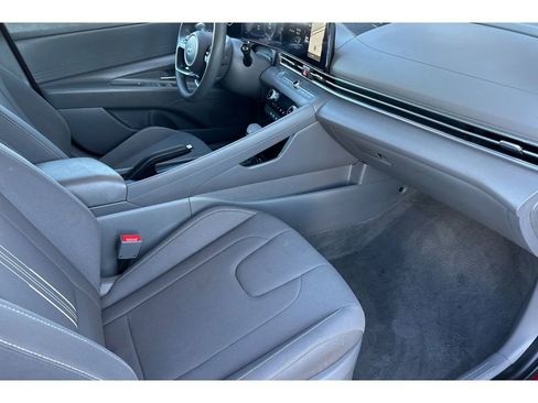 Used 2024 Hyundai Elantra SEL image 16