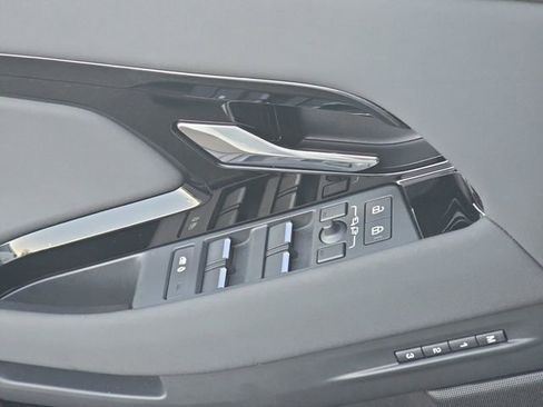 Certified 2025 Land Rover Range Rover Evoque S AWD/4WD image 30