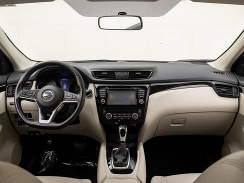 Used 2018 Nissan Rogue Sport SL image 9