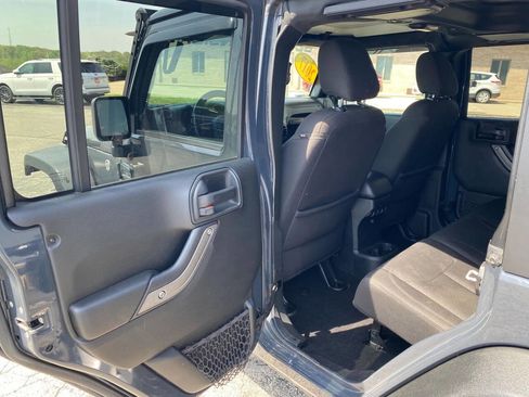 Used 2017 Jeep Wrangler Unlimited Sport w/ Quick Order Package 24S AWD/4WD image 16