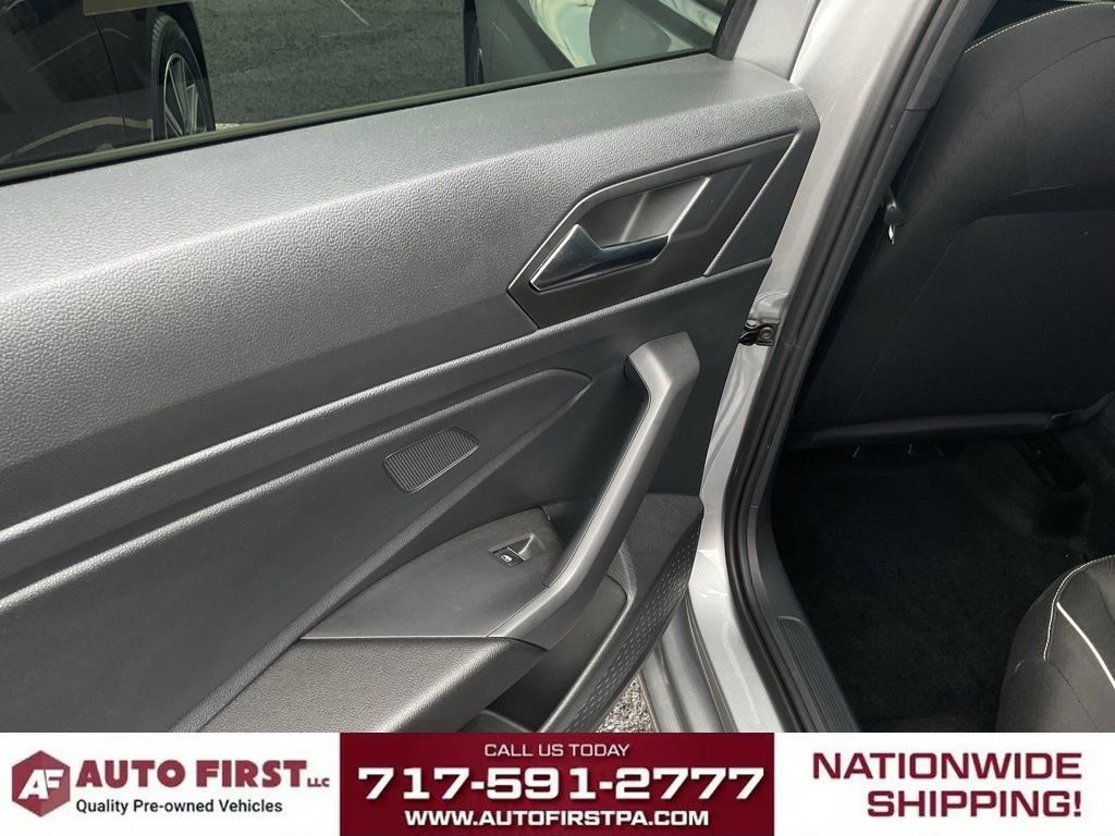 Used 2023 Volkswagen Jetta Sport FWD image 9